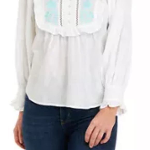 Crown and ivy Nwot embroidered top - Picture 2 of 7